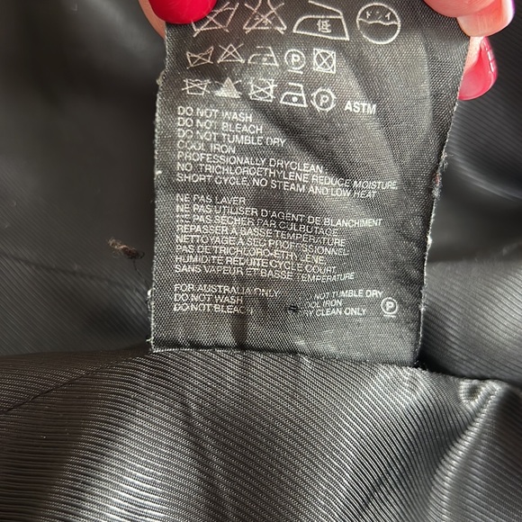 Prada women’s jacket 🎈🎉 HOST PICK!! - Picture 10 of 14